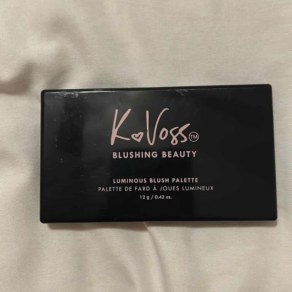 K Voss Blushing Beauty Blush Pallette NEVER USED